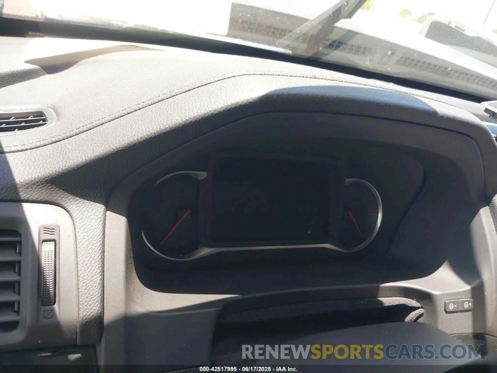 15 Photograph of a damaged car 5FNYF5H68KB002509 HONDA PILOT 2019