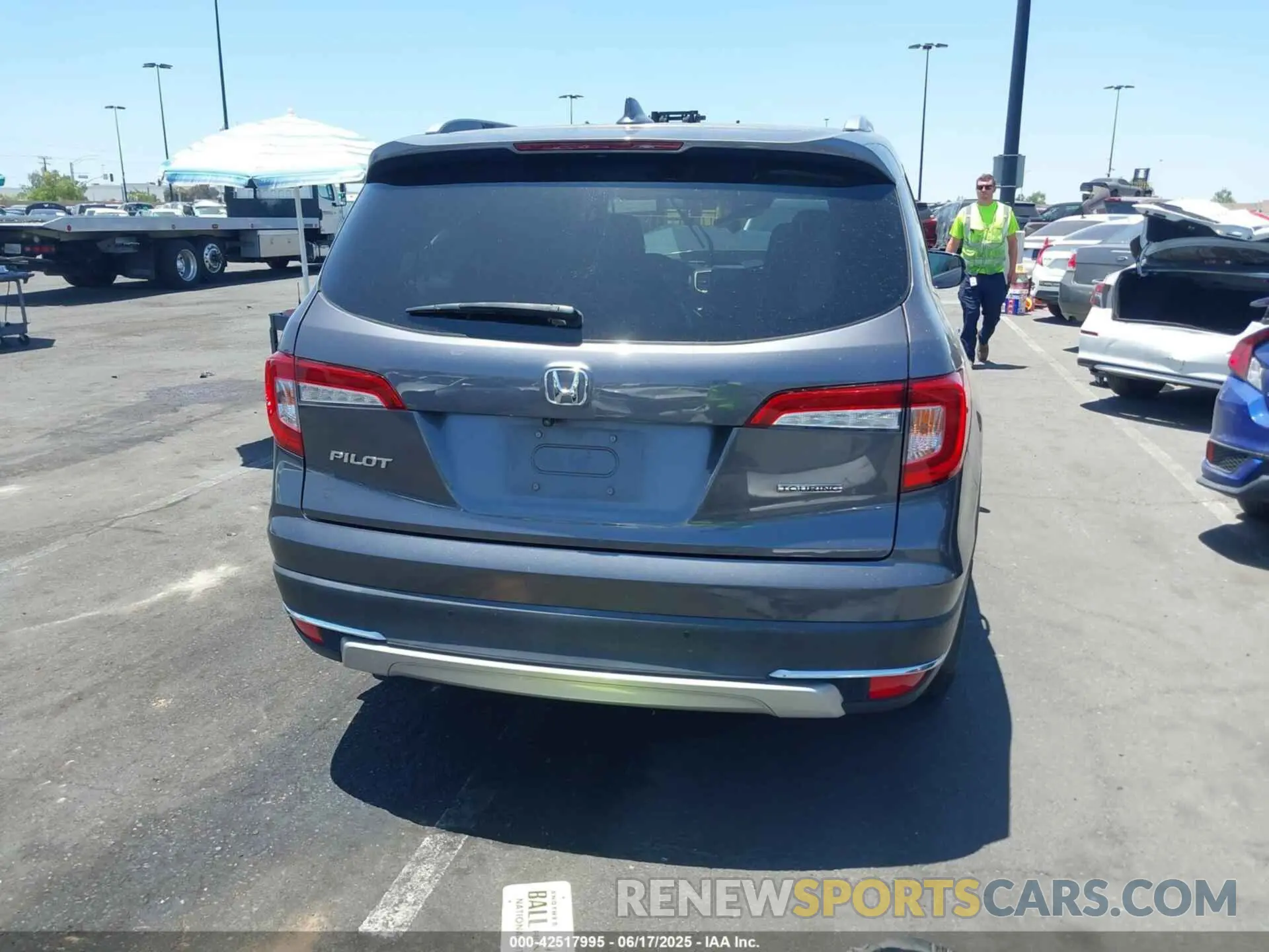 16 Photograph of a damaged car 5FNYF5H68KB002509 HONDA PILOT 2019