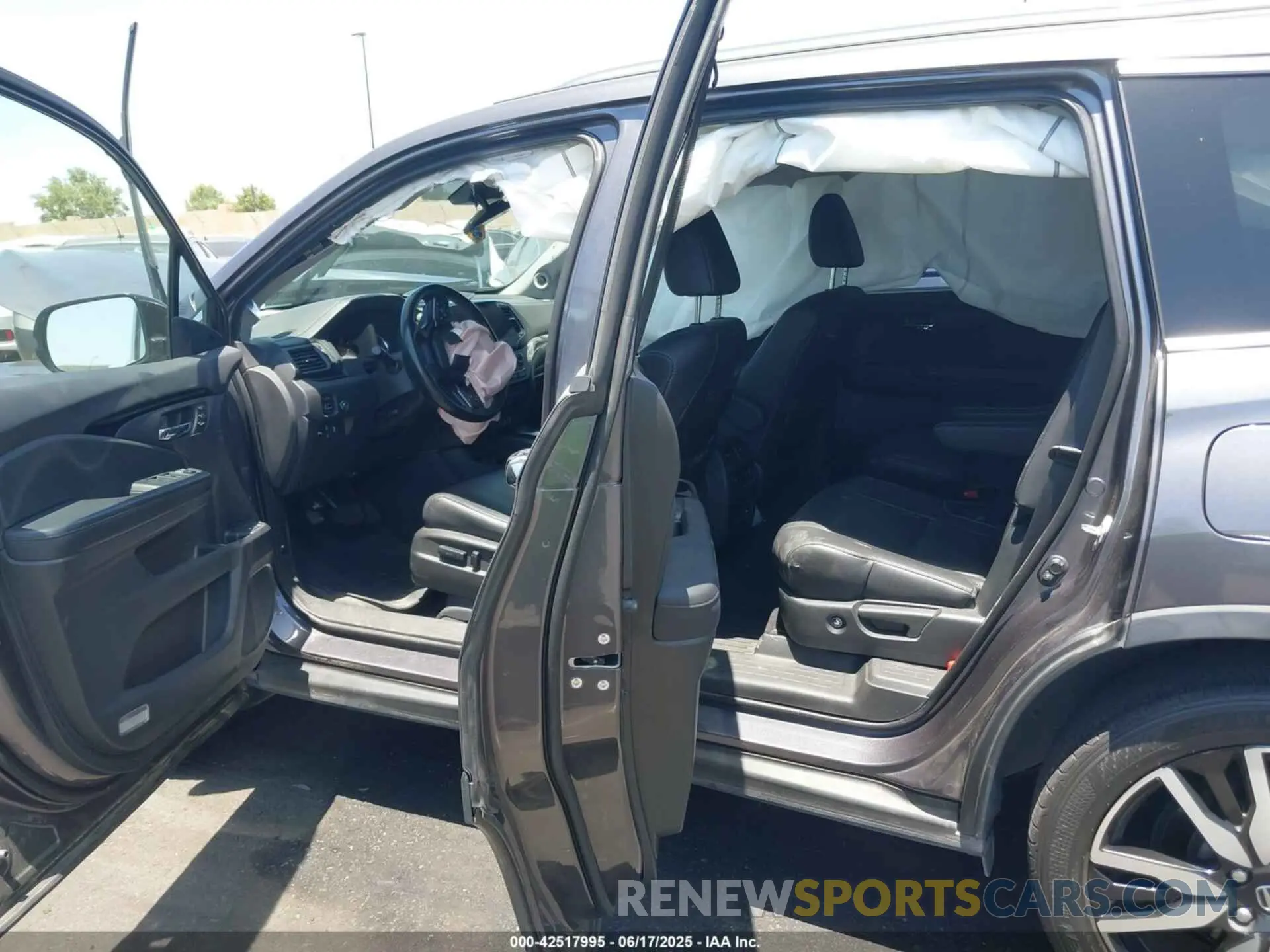 8 Photograph of a damaged car 5FNYF5H68KB002509 HONDA PILOT 2019
