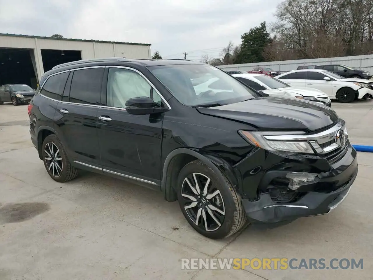 4 Photograph of a damaged car 5FNYF5H68KB043285 HONDA PILOT 2019