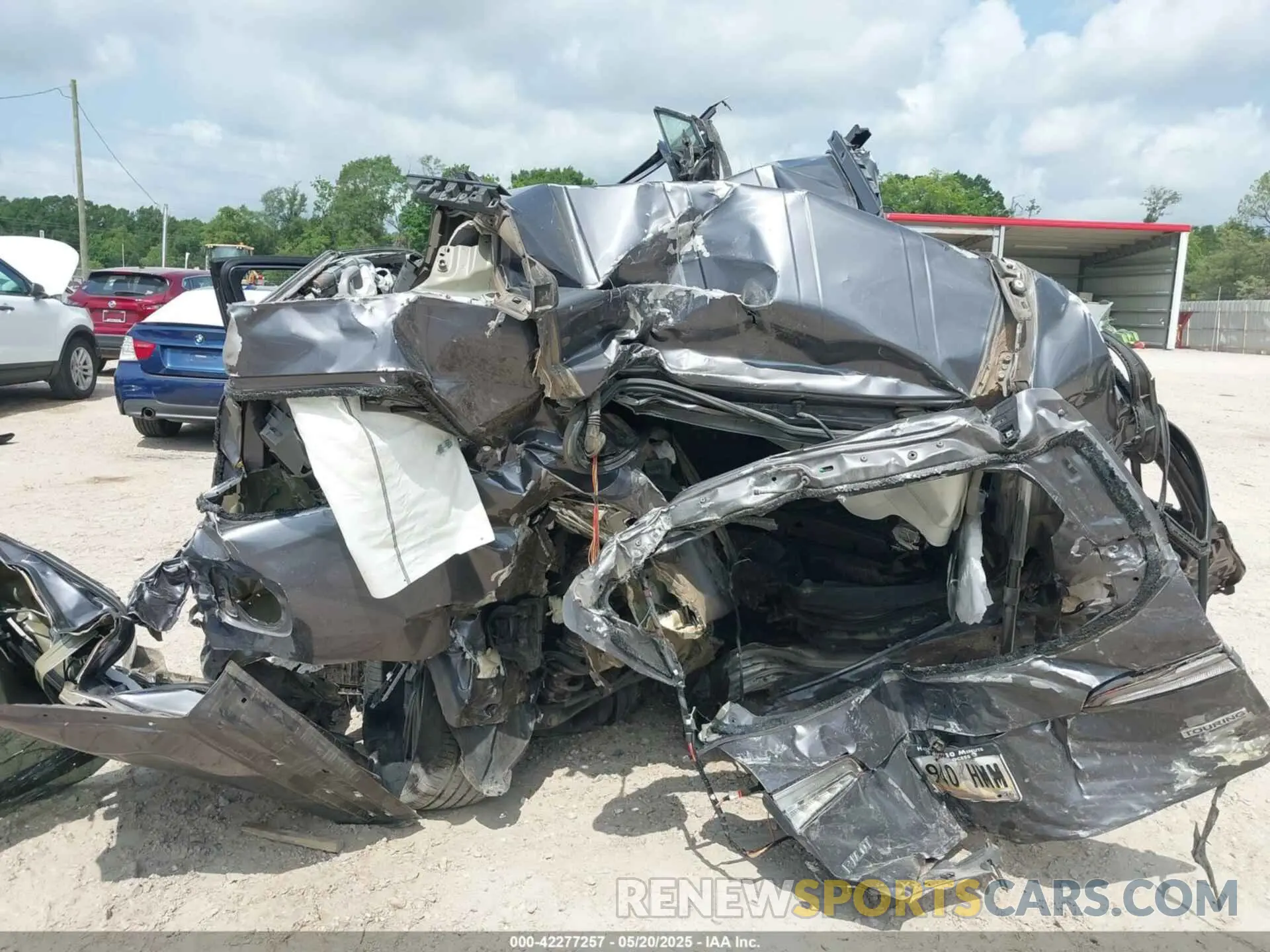 15 Photograph of a damaged car 5FNYF5H69KB003765 HONDA PILOT 2019