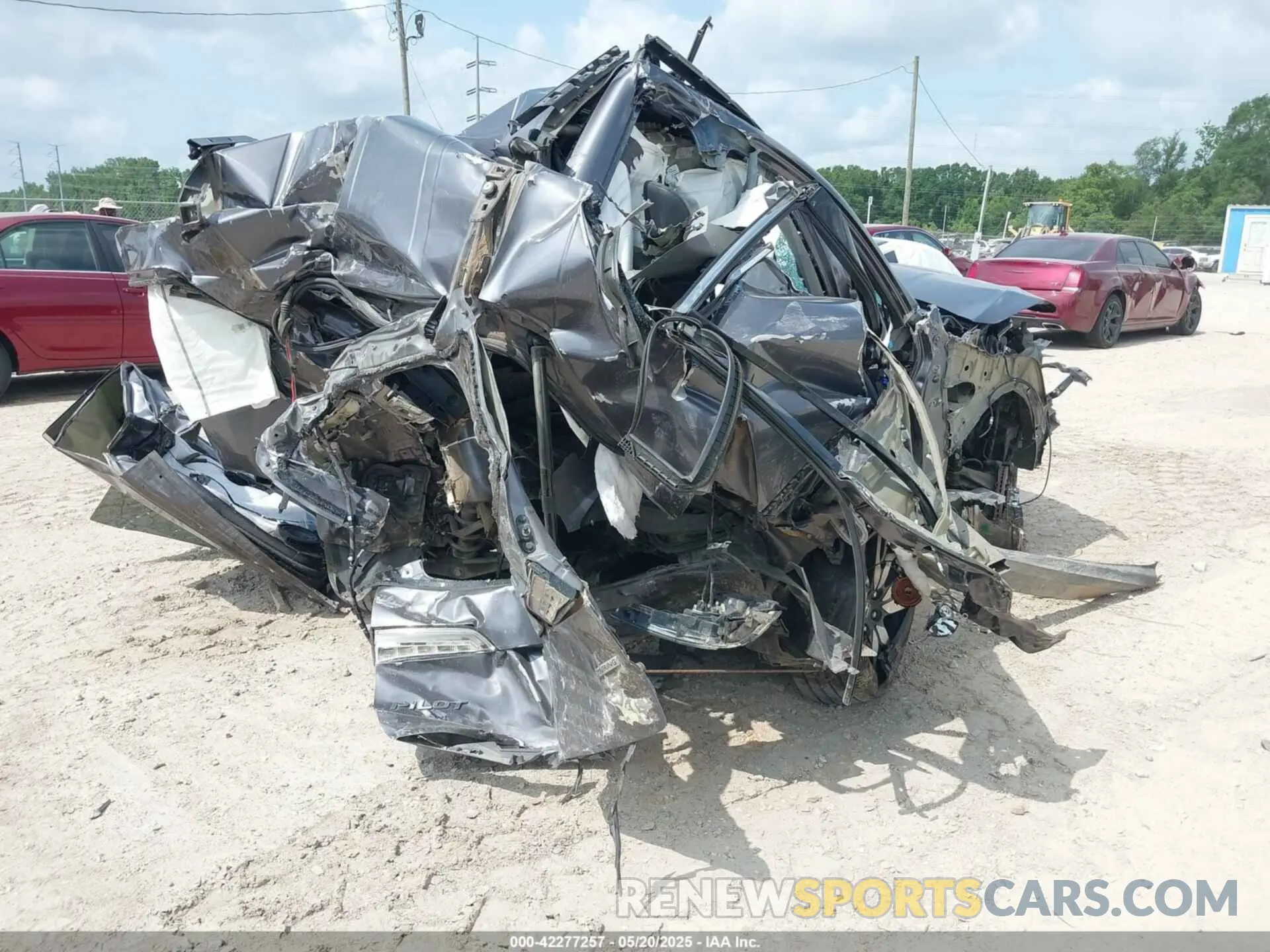 4 Photograph of a damaged car 5FNYF5H69KB003765 HONDA PILOT 2019