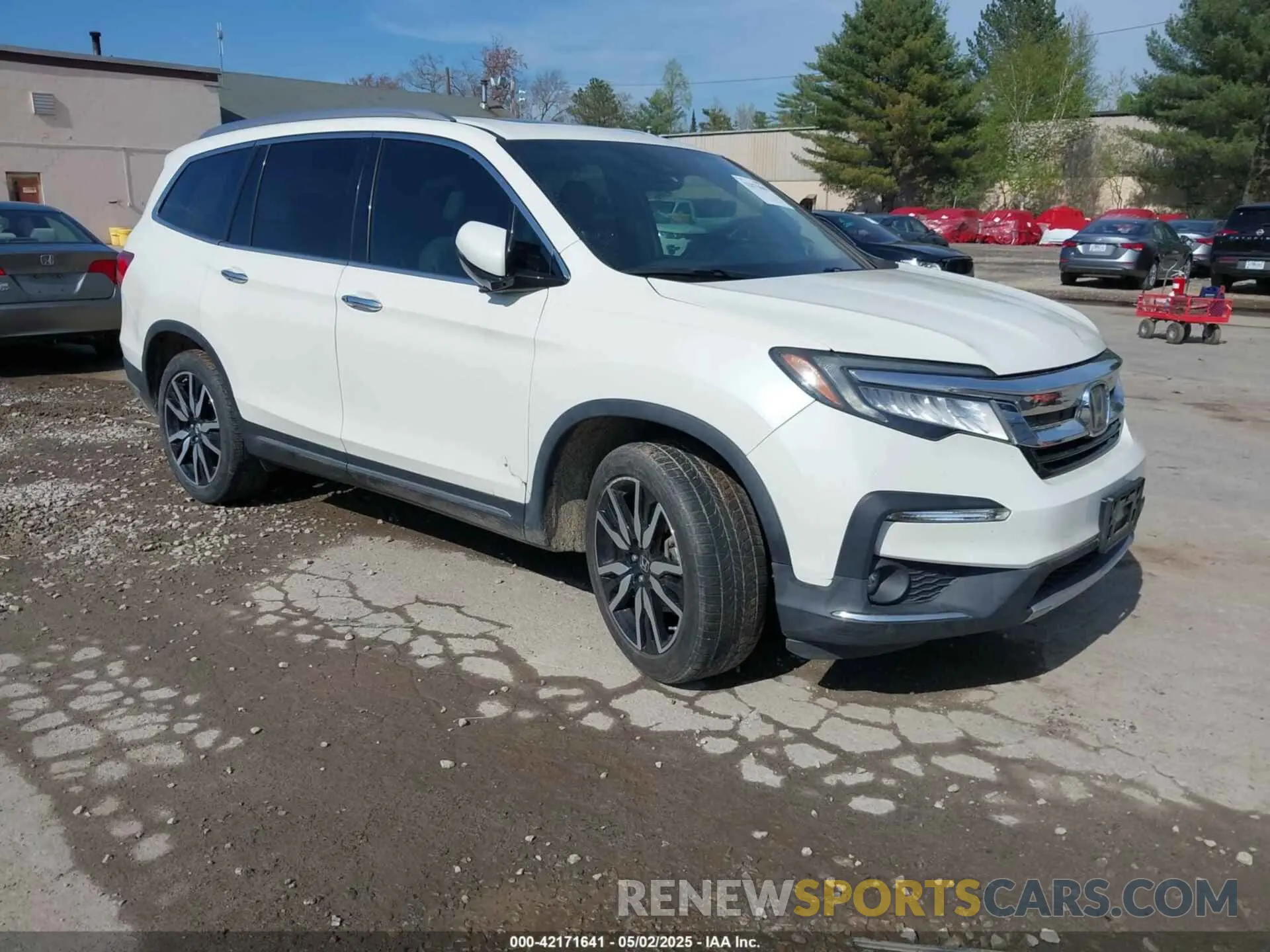 1 Photograph of a damaged car 5FNYF5H90KB005916 HONDA PILOT 2019
