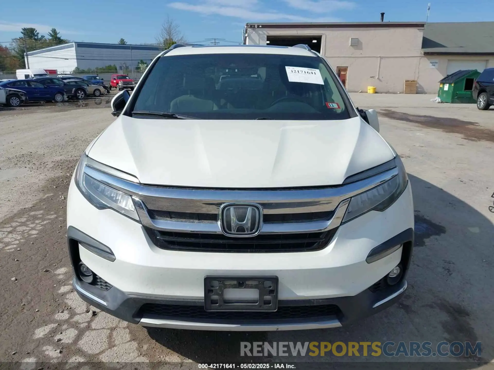11 Photograph of a damaged car 5FNYF5H90KB005916 HONDA PILOT 2019