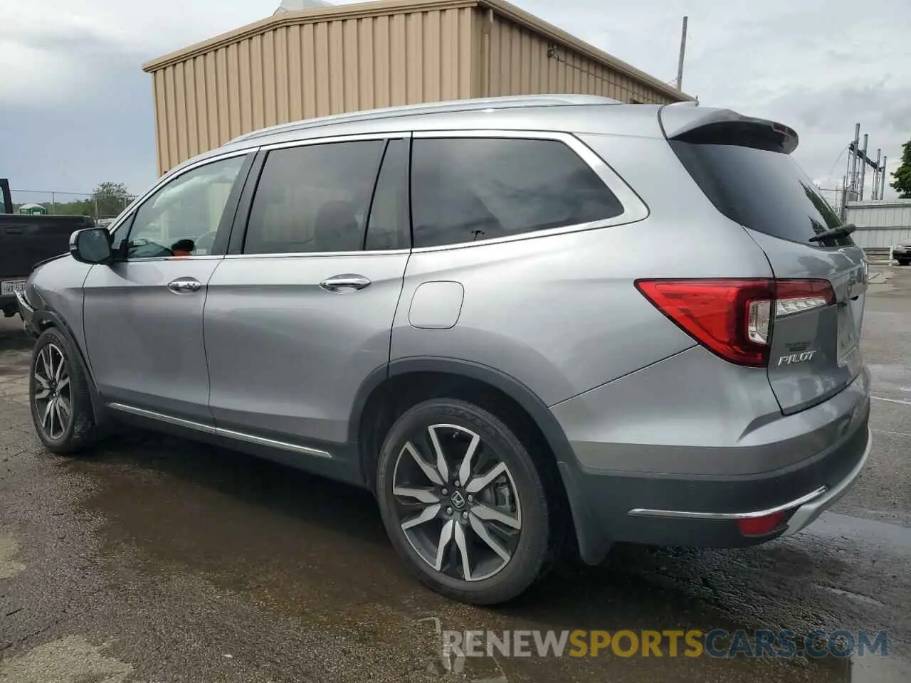 2 Photograph of a damaged car 5FNYF5H91KB033661 HONDA PILOT 2019