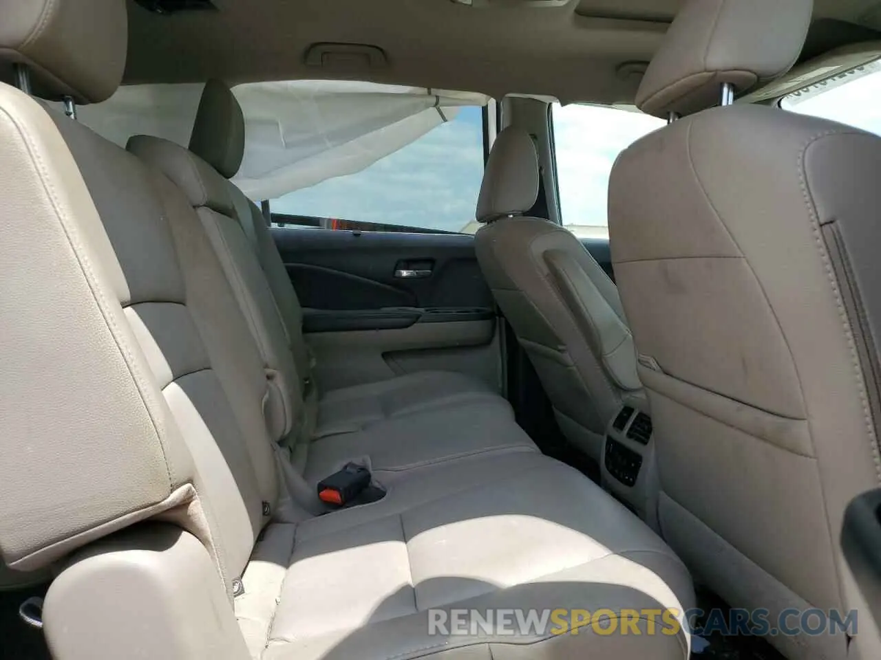 11 Photograph of a damaged car 5FNYF5H92KB030641 HONDA PILOT 2019