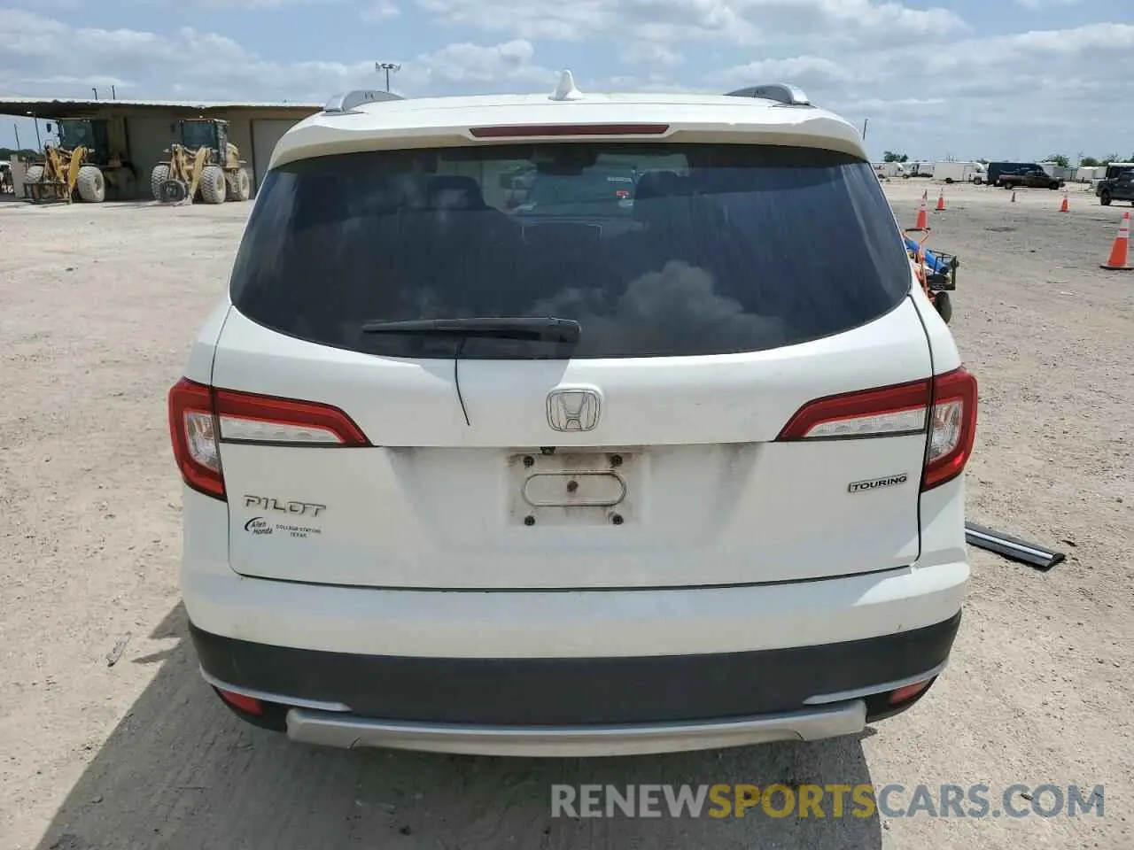 6 Photograph of a damaged car 5FNYF5H92KB030641 HONDA PILOT 2019