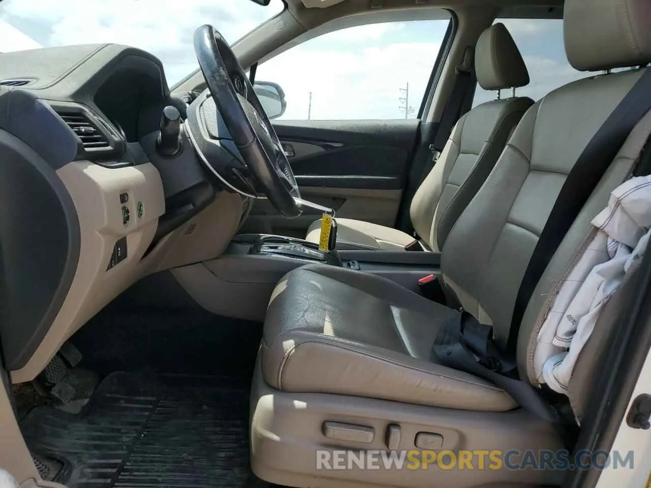 7 Photograph of a damaged car 5FNYF5H92KB030641 HONDA PILOT 2019