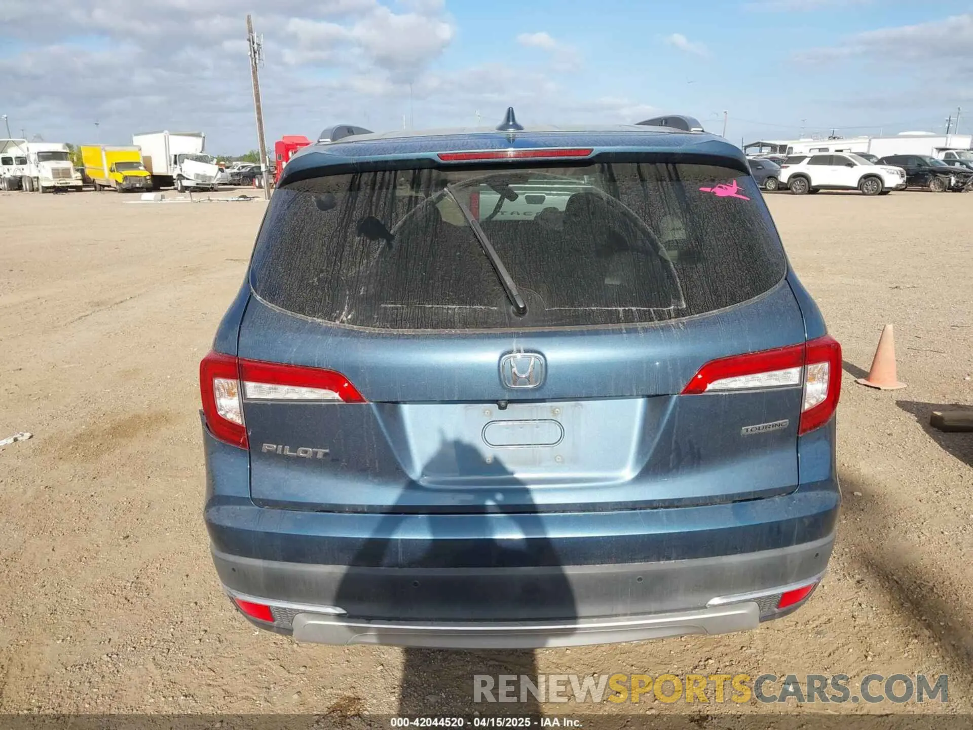 15 Photograph of a damaged car 5FNYF5H94KB025781 HONDA PILOT 2019