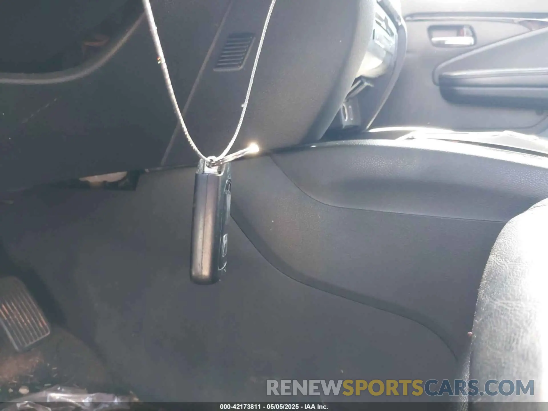 11 Photograph of a damaged car 5FNYF5H95KB019150 HONDA PILOT 2019