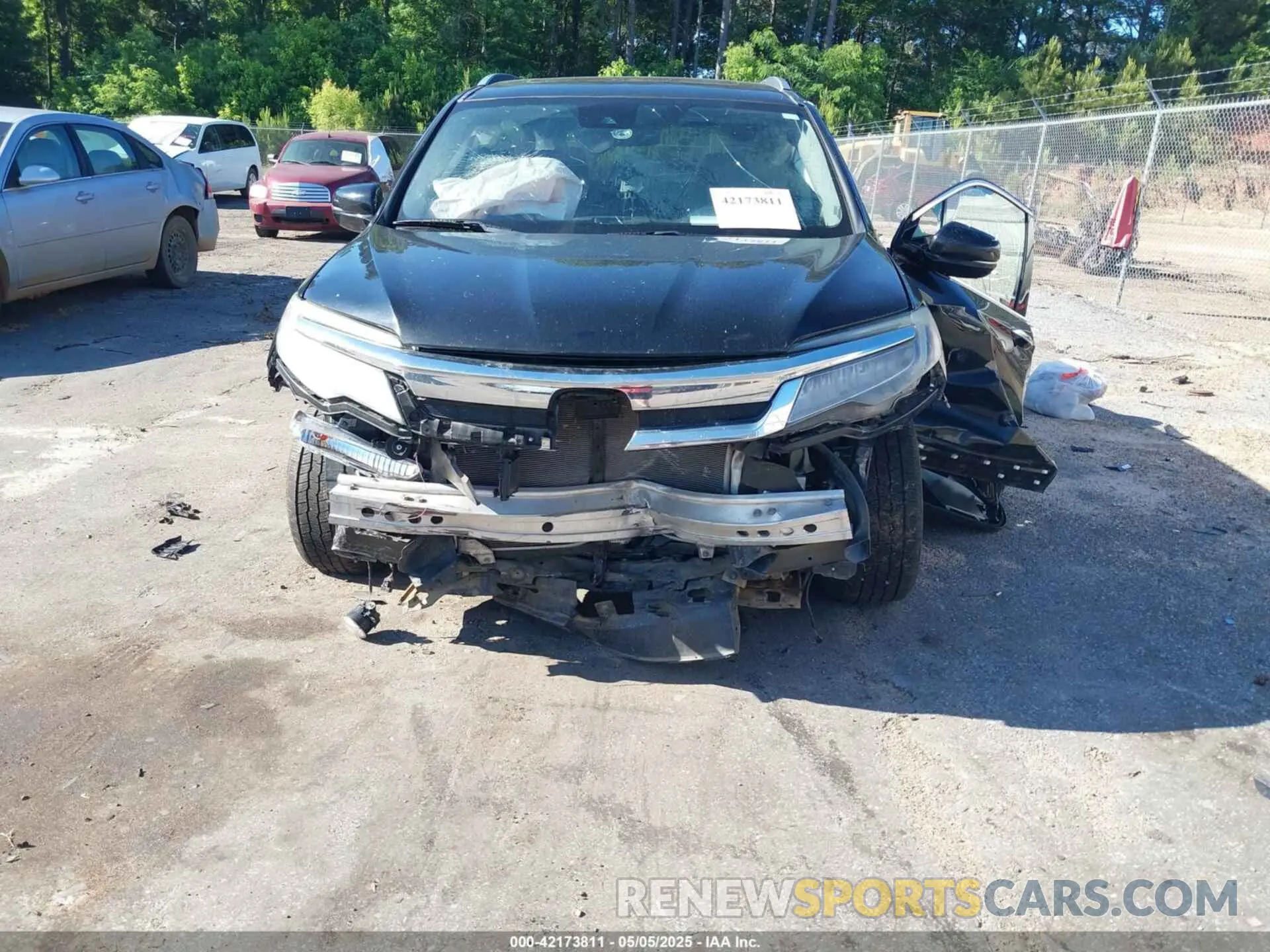 19 Photograph of a damaged car 5FNYF5H95KB019150 HONDA PILOT 2019