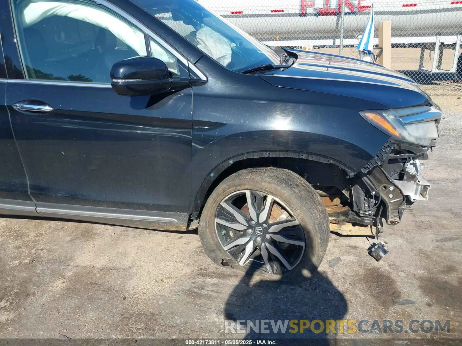20 Photograph of a damaged car 5FNYF5H95KB019150 HONDA PILOT 2019