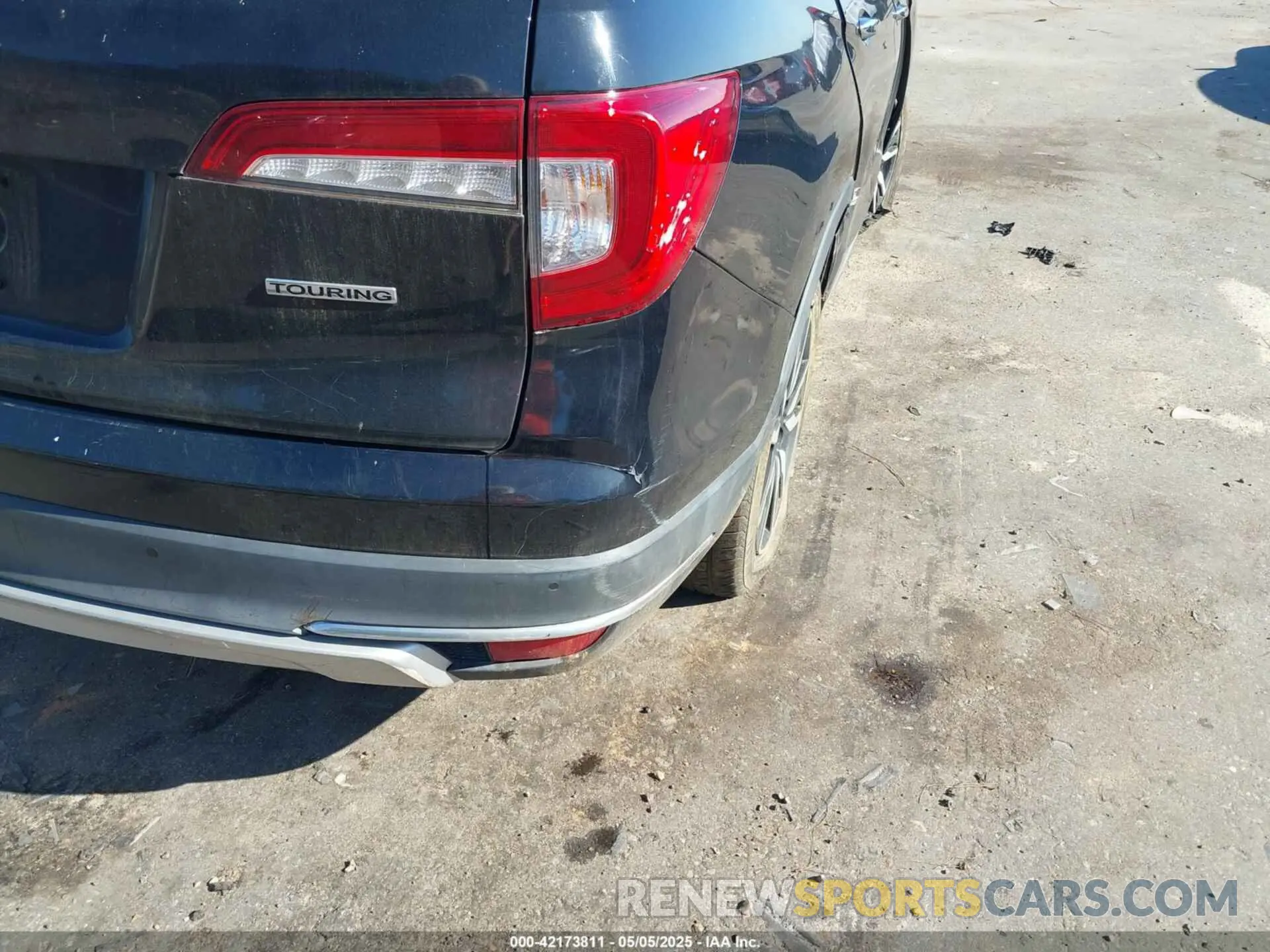 22 Photograph of a damaged car 5FNYF5H95KB019150 HONDA PILOT 2019