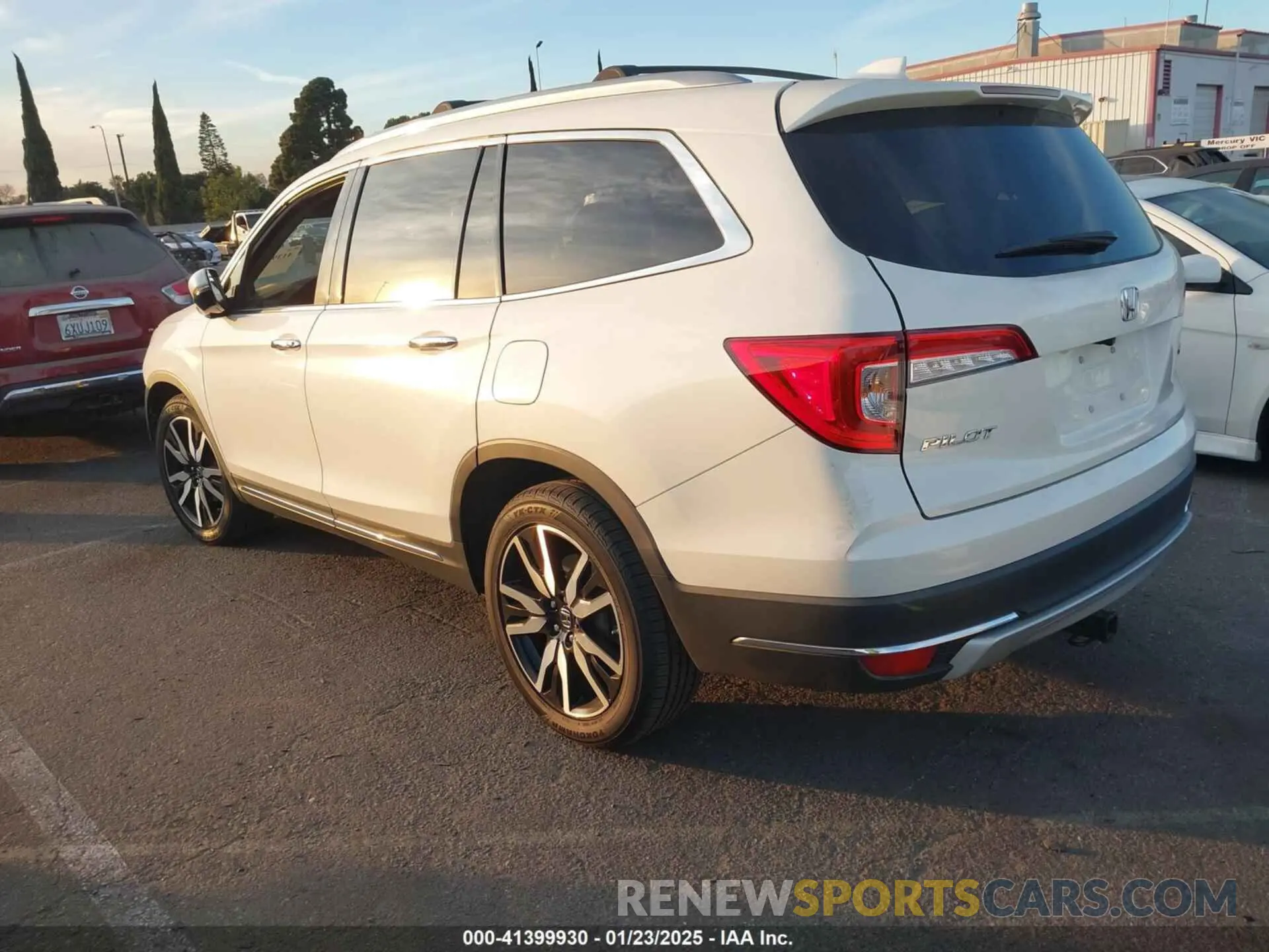 3 Photograph of a damaged car 5FNYF5H97KB005203 HONDA PILOT 2019