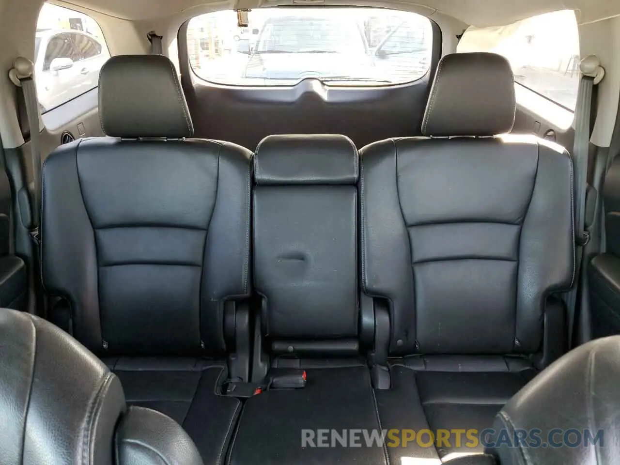 10 Photograph of a damaged car 5FNYF5H97KB007291 HONDA PILOT 2019