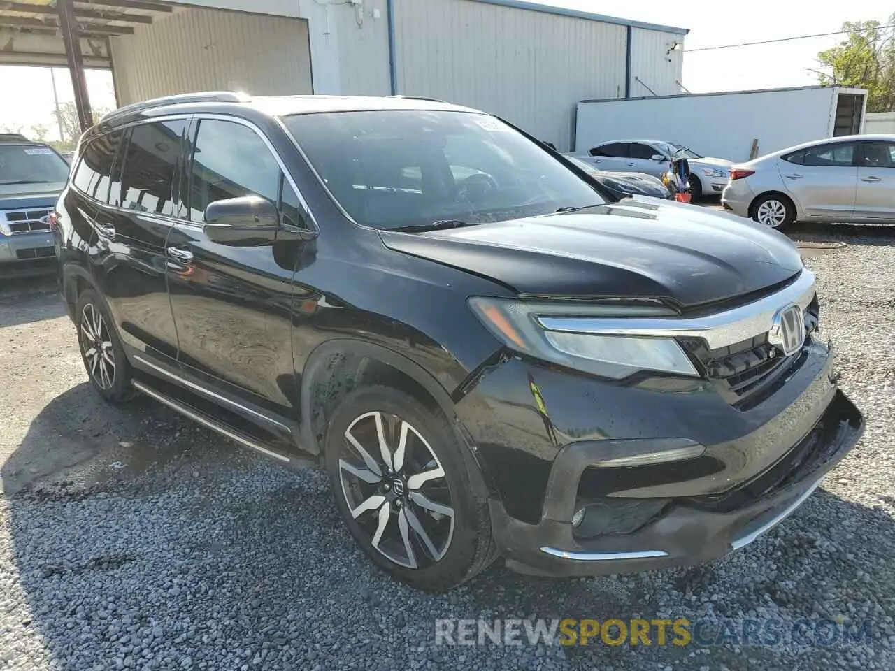 4 Photograph of a damaged car 5FNYF5H97KB007291 HONDA PILOT 2019
