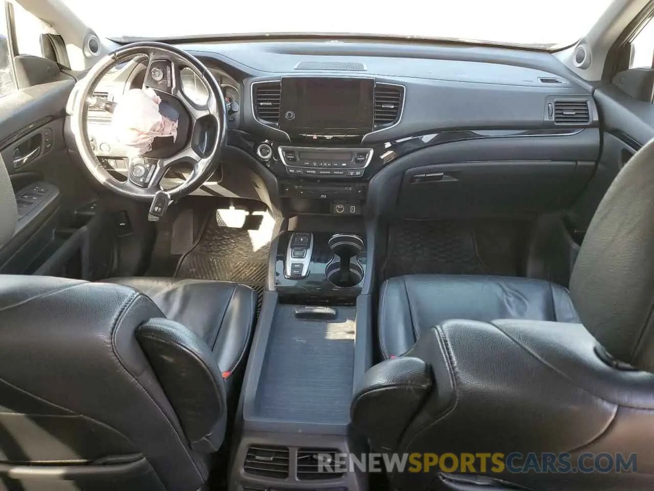 8 Photograph of a damaged car 5FNYF5H97KB007291 HONDA PILOT 2019