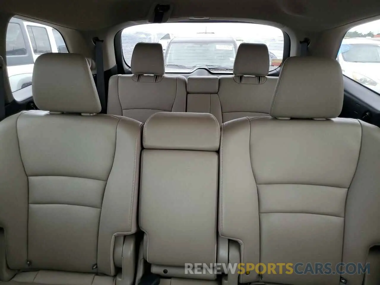 10 Photograph of a damaged car 5FNYF5H99KB020186 HONDA PILOT 2019
