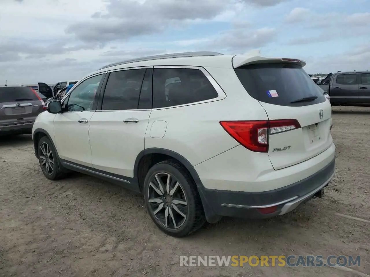 2 Photograph of a damaged car 5FNYF5H99KB020186 HONDA PILOT 2019