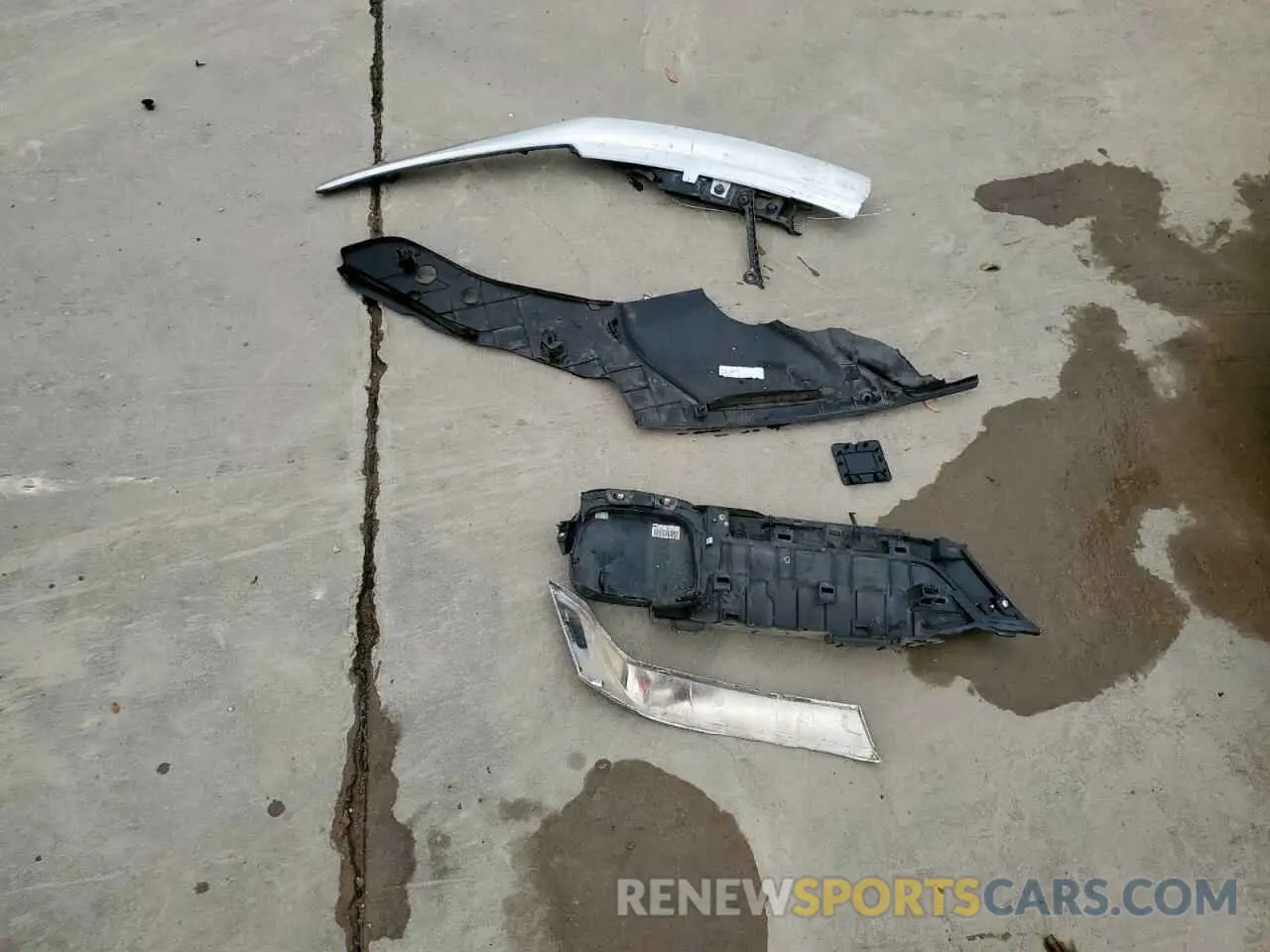 13 Photograph of a damaged car 5FNYF5H9XKB032783 HONDA PILOT 2019