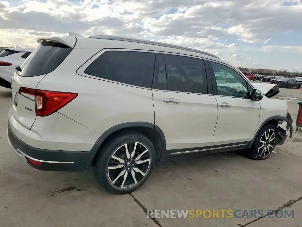 3 Photograph of a damaged car 5FNYF5H9XKB032783 HONDA PILOT 2019