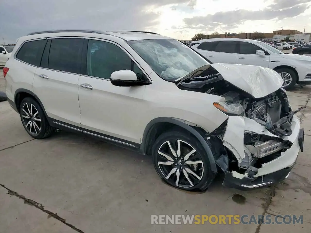 4 Photograph of a damaged car 5FNYF5H9XKB032783 HONDA PILOT 2019