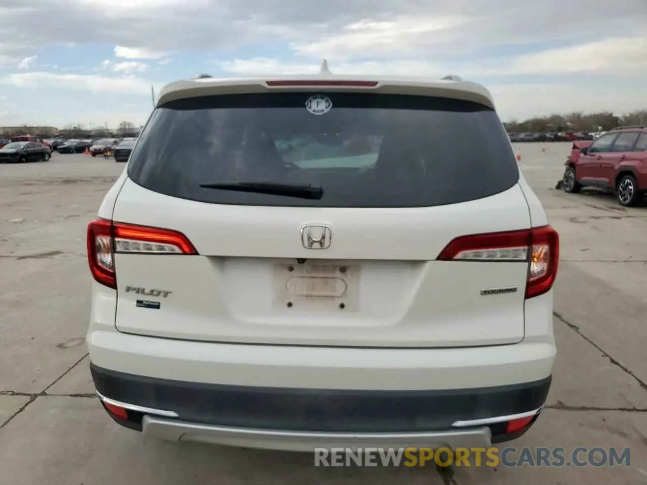 6 Photograph of a damaged car 5FNYF5H9XKB032783 HONDA PILOT 2019