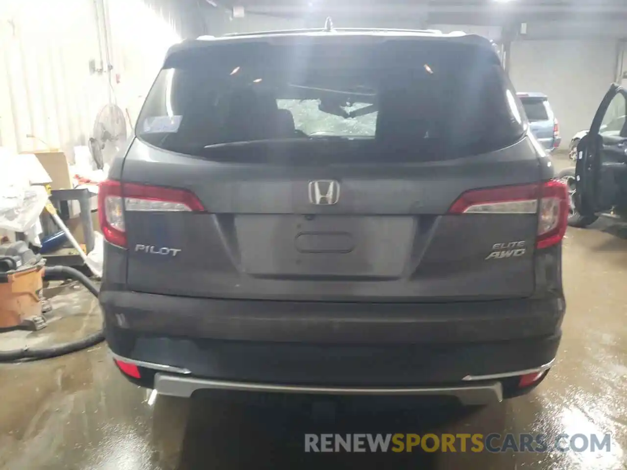 6 Photograph of a damaged car 5FNYF6H00KB020956 HONDA PILOT 2019