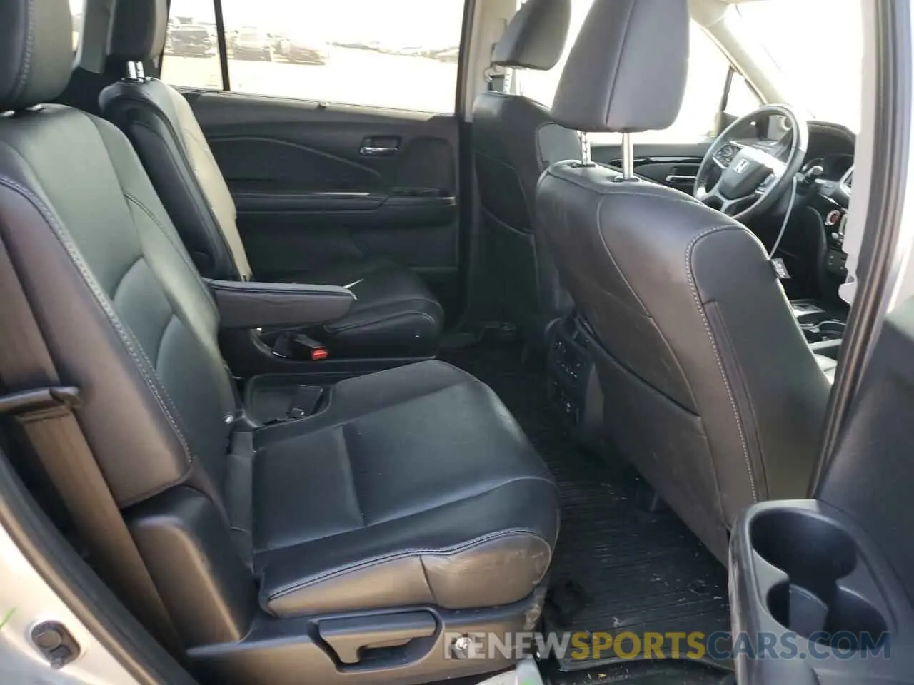 11 Photograph of a damaged car 5FNYF6H00KB056713 HONDA PILOT 2019