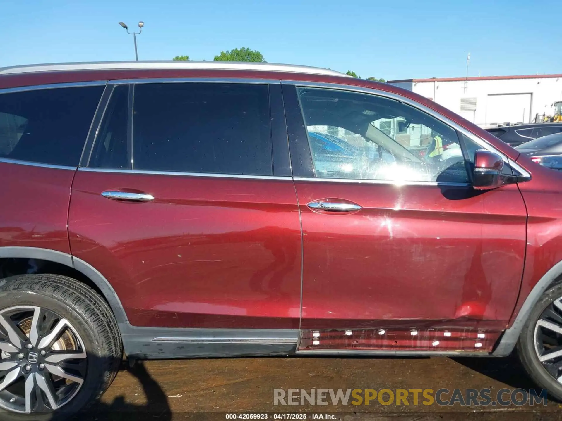 14 Photograph of a damaged car 5FNYF6H00KB067307 HONDA PILOT 2019