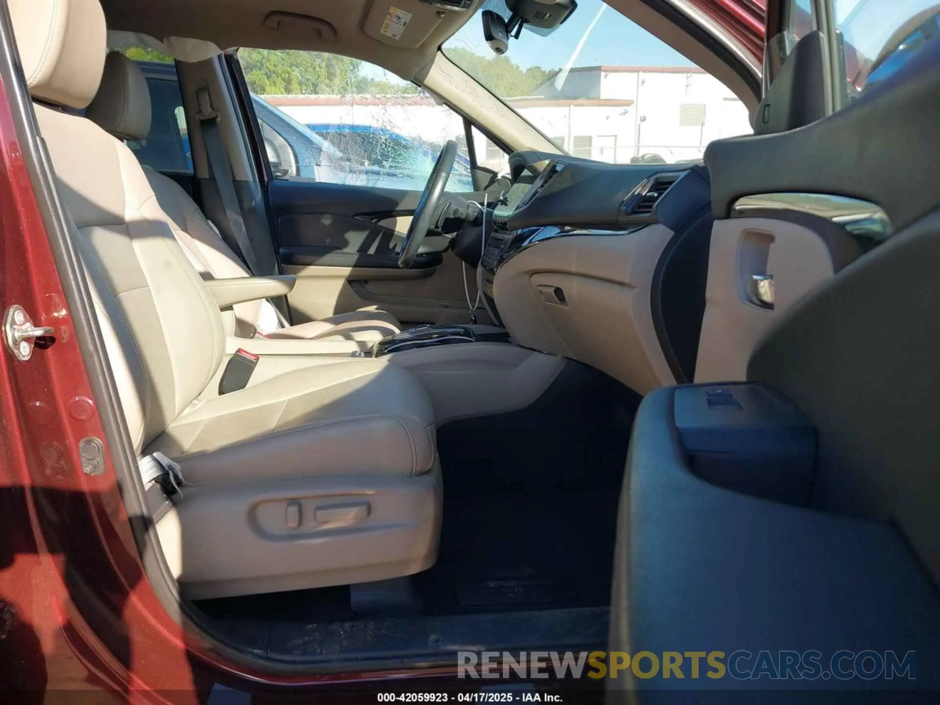 5 Photograph of a damaged car 5FNYF6H00KB067307 HONDA PILOT 2019