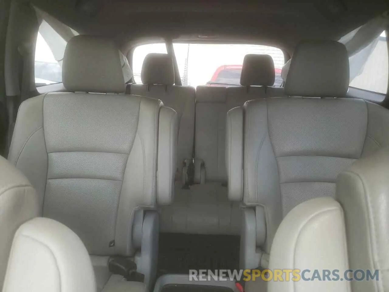 10 Photograph of a damaged car 5FNYF6H01KB017144 HONDA PILOT 2019