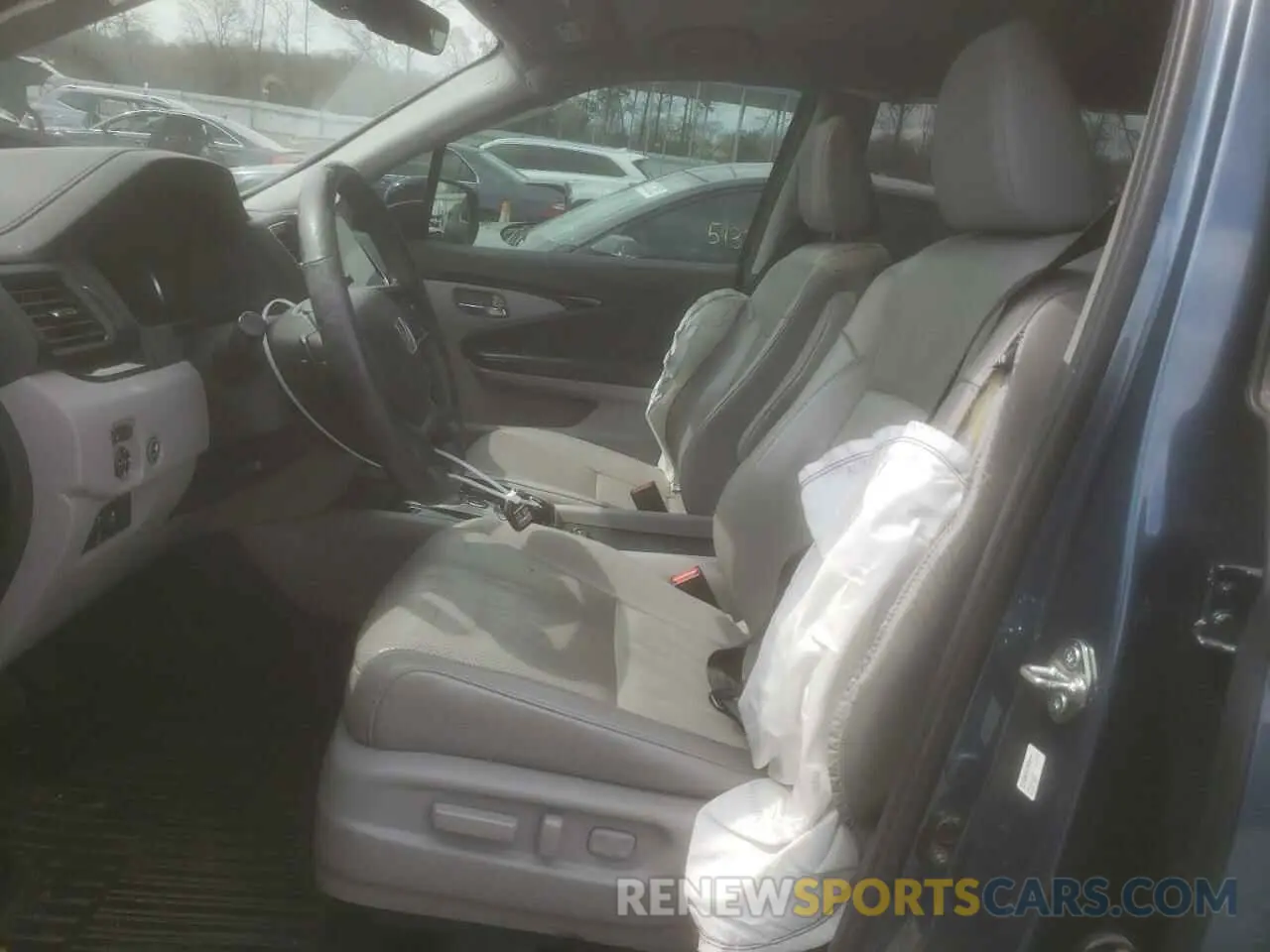 7 Photograph of a damaged car 5FNYF6H01KB017144 HONDA PILOT 2019