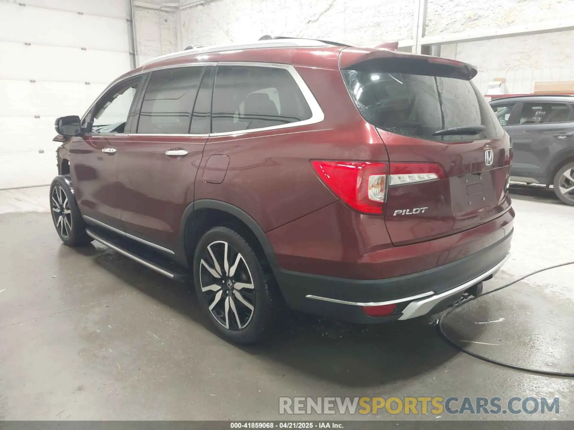 3 Photograph of a damaged car 5FNYF6H01KB028936 HONDA PILOT 2019