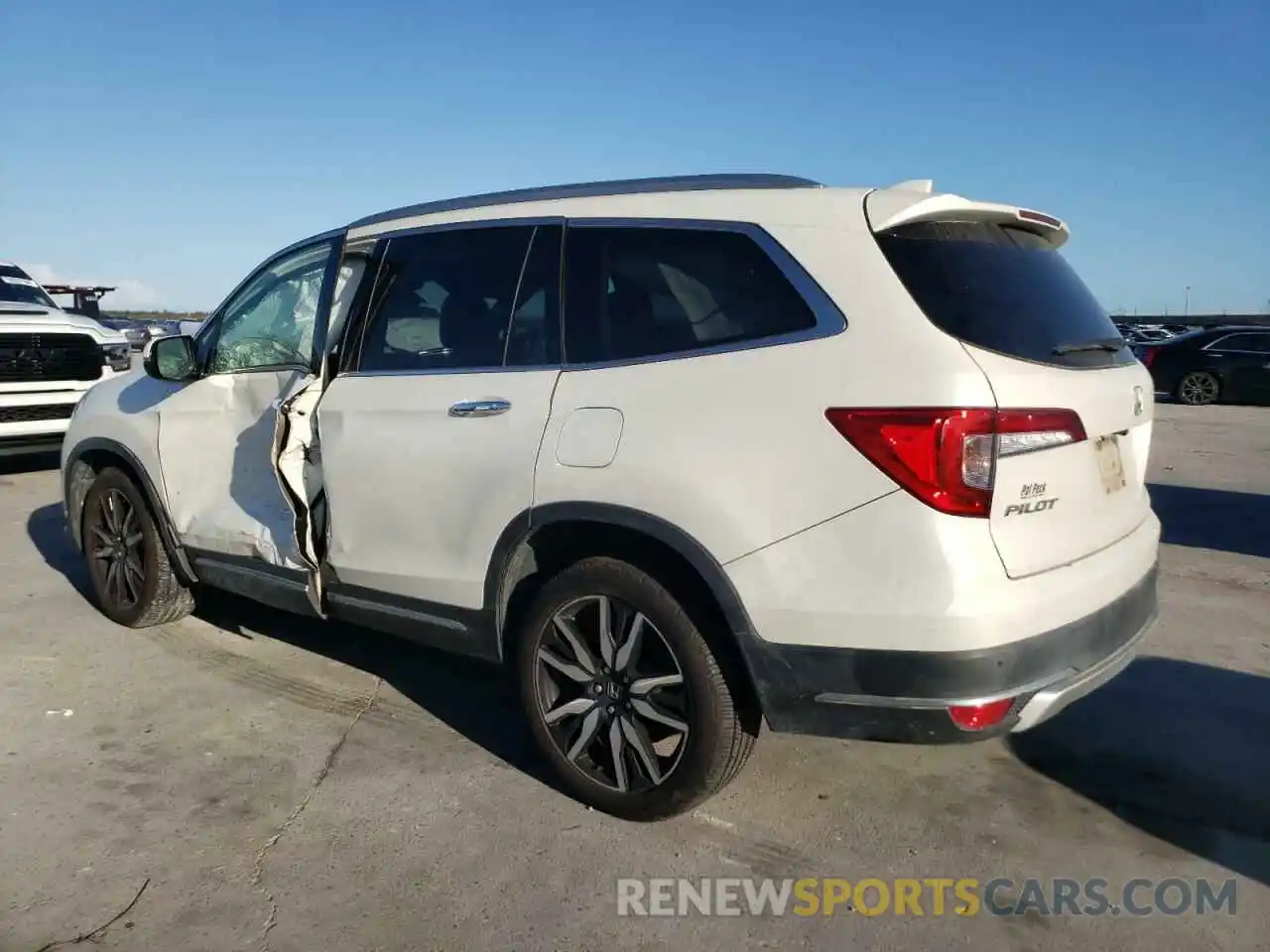 2 Photograph of a damaged car 5FNYF6H04KB026677 HONDA PILOT 2019