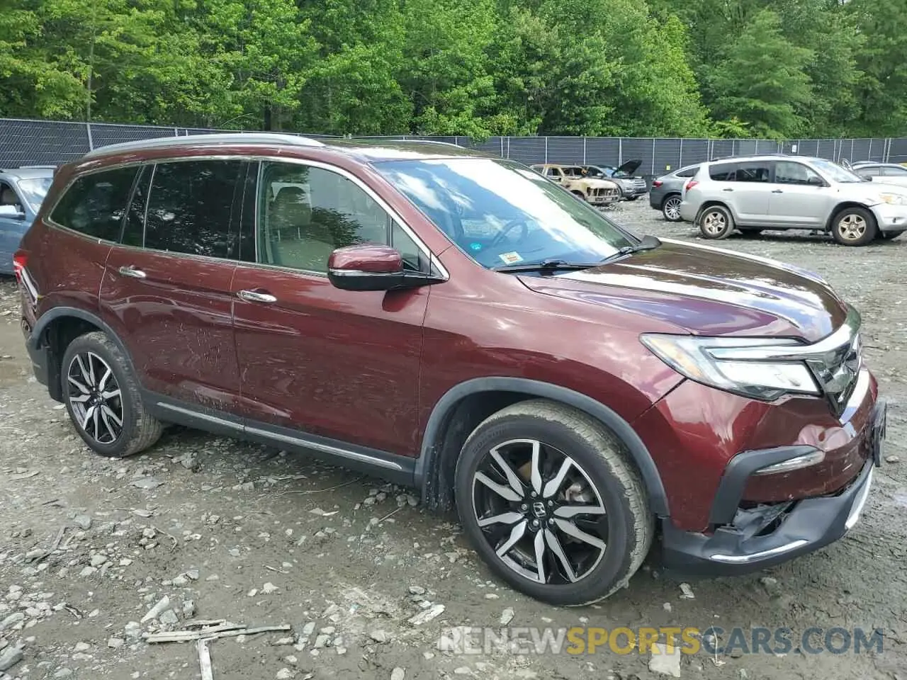 4 Photograph of a damaged car 5FNYF6H05KB014358 HONDA PILOT 2019