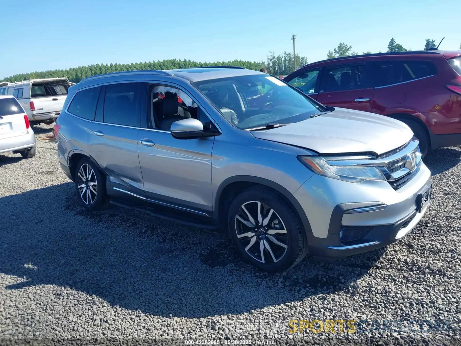 1 Photograph of a damaged car 5FNYF6H06KB002686 HONDA PILOT 2019