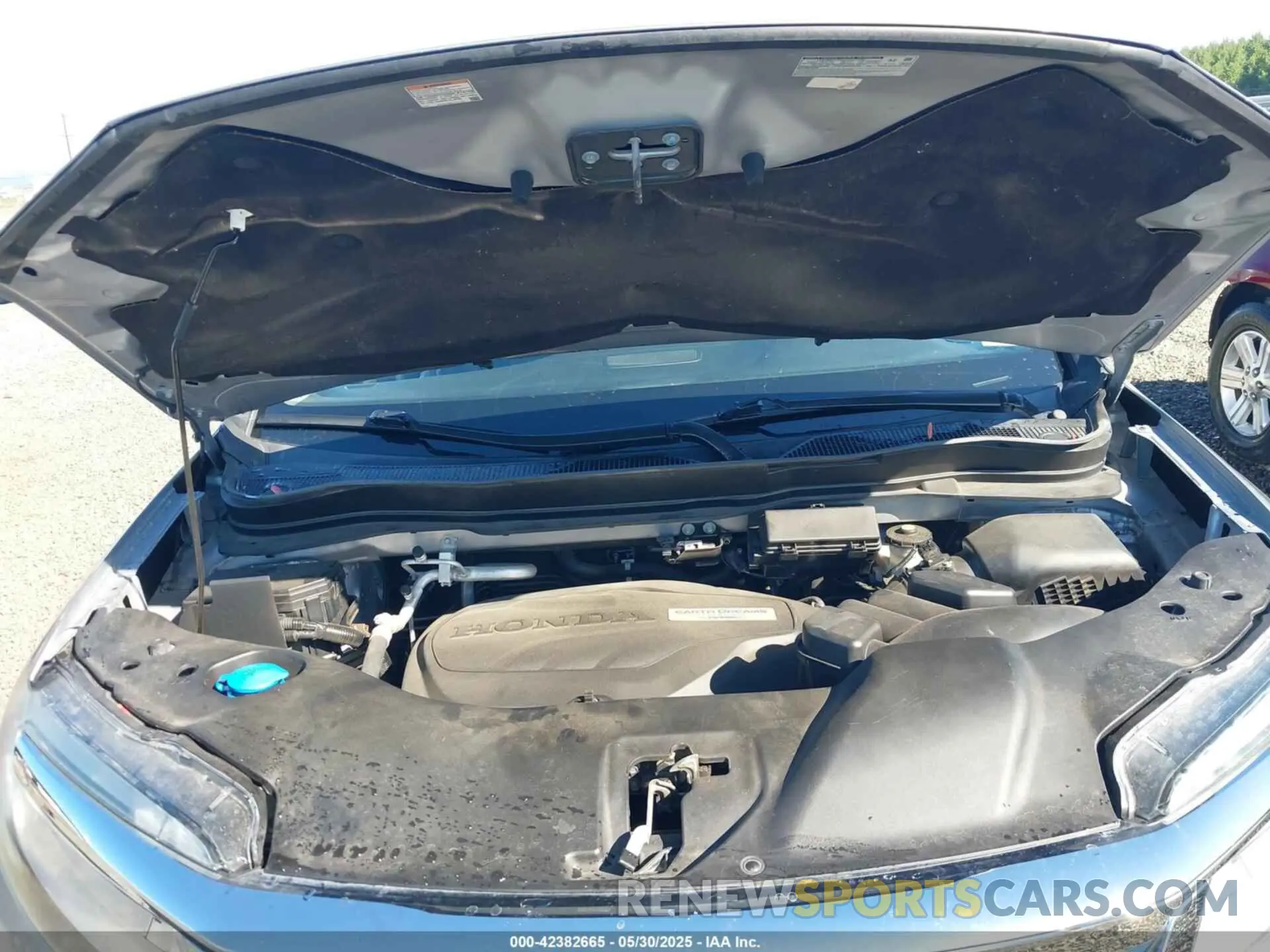 10 Photograph of a damaged car 5FNYF6H06KB002686 HONDA PILOT 2019