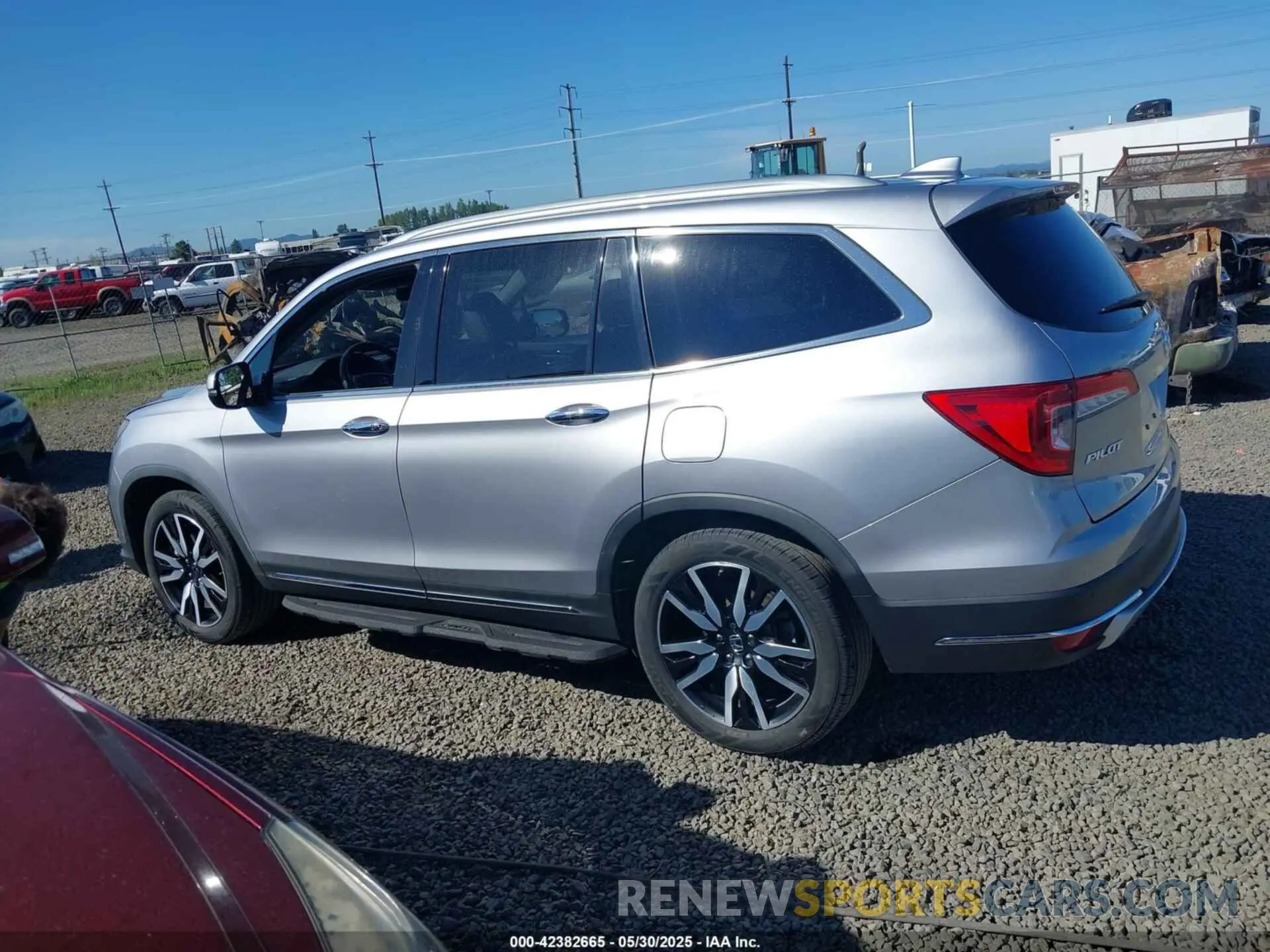 14 Photograph of a damaged car 5FNYF6H06KB002686 HONDA PILOT 2019