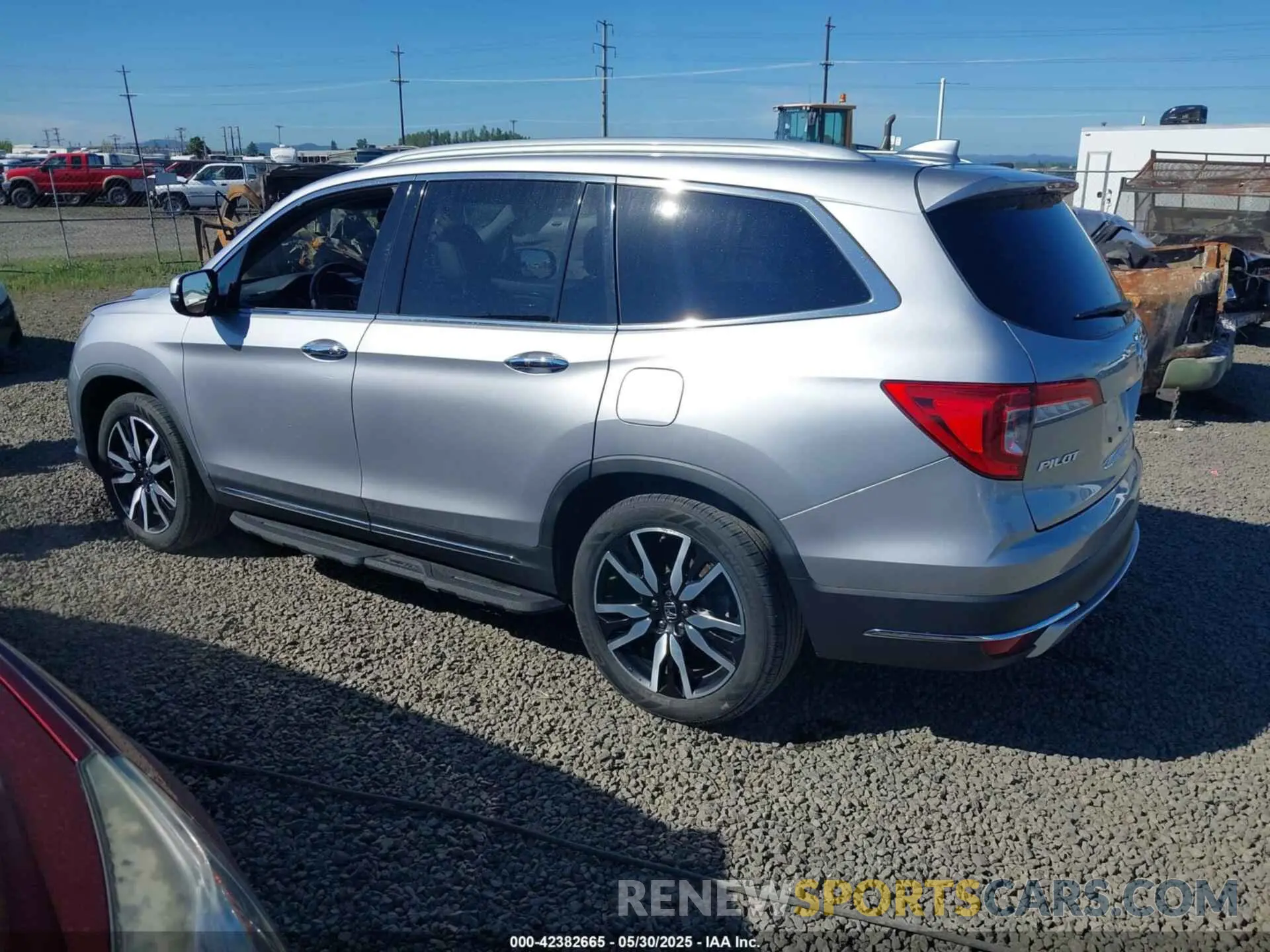 3 Photograph of a damaged car 5FNYF6H06KB002686 HONDA PILOT 2019