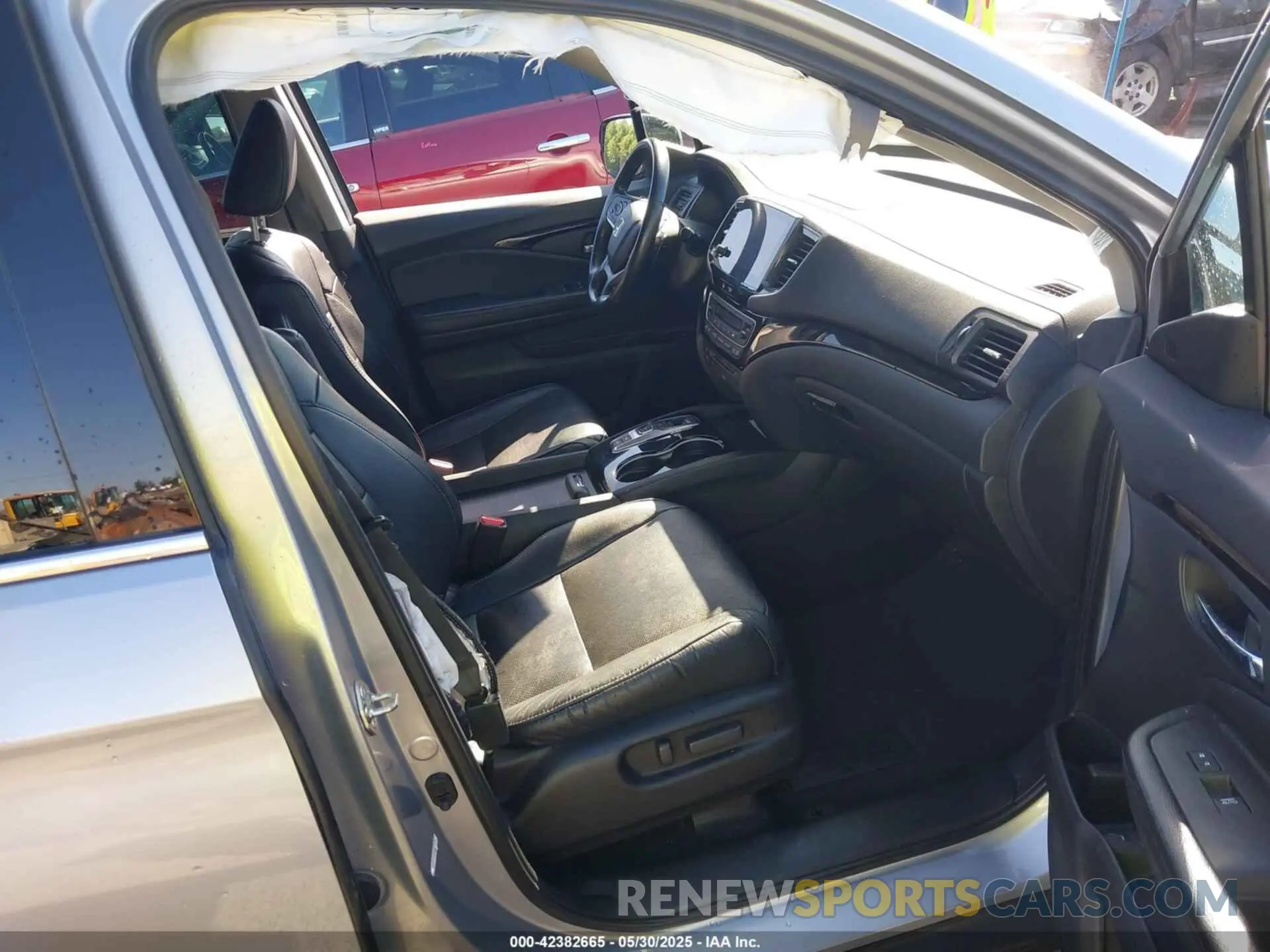 5 Photograph of a damaged car 5FNYF6H06KB002686 HONDA PILOT 2019