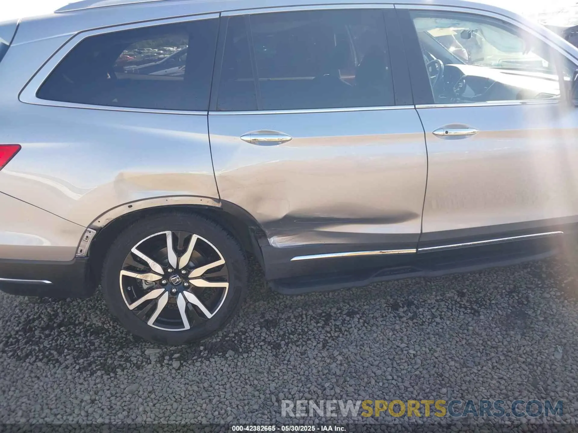 6 Photograph of a damaged car 5FNYF6H06KB002686 HONDA PILOT 2019