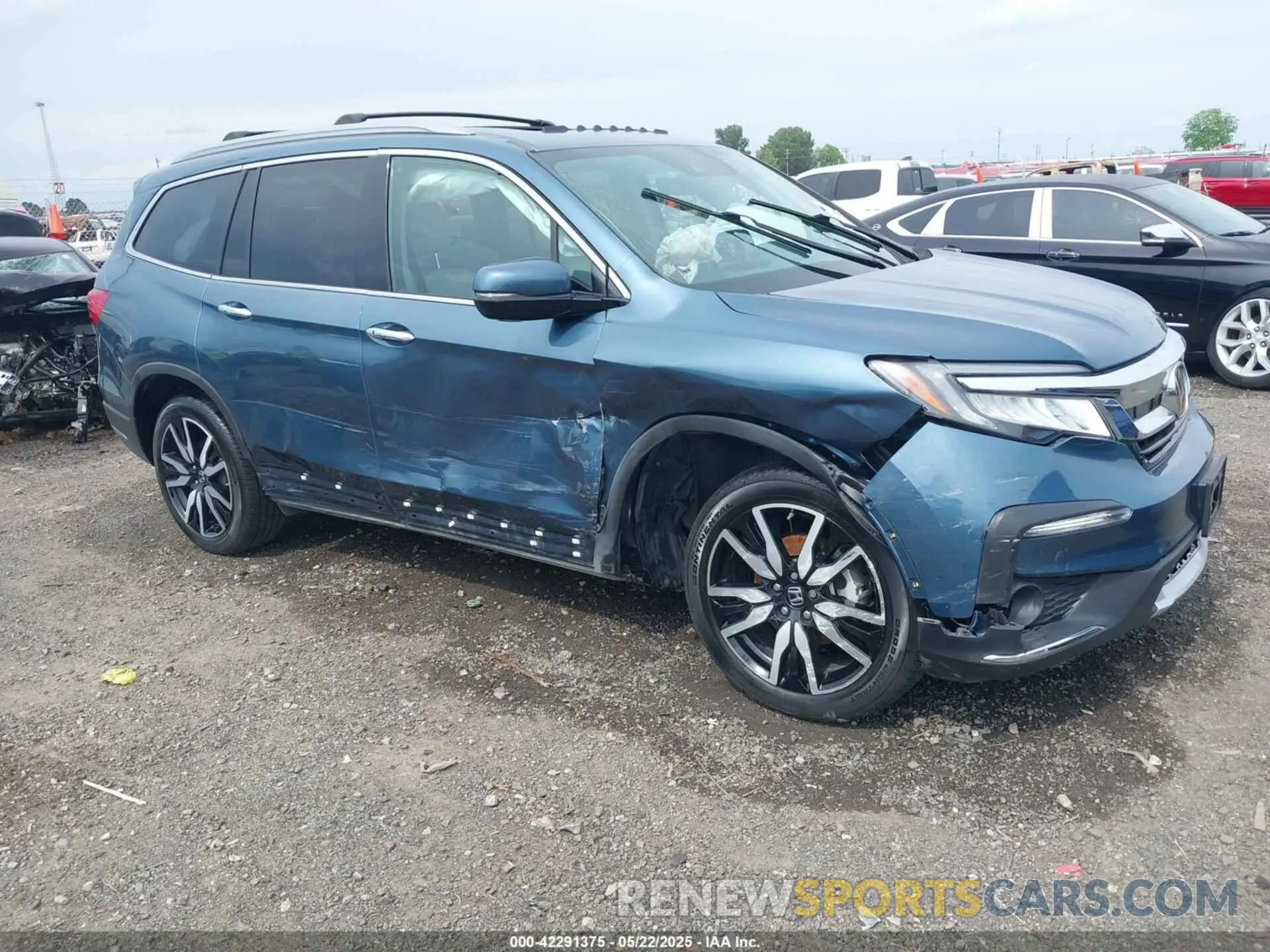 1 Photograph of a damaged car 5FNYF6H06KB005457 HONDA PILOT 2019