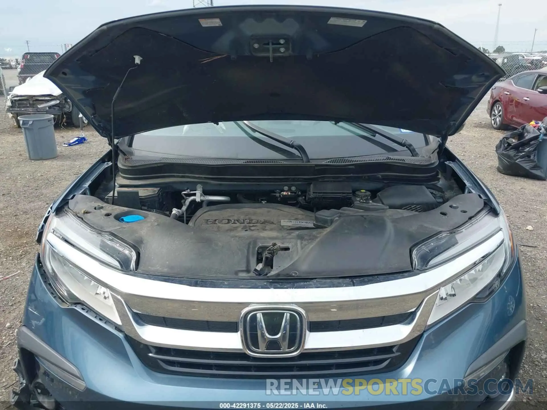10 Photograph of a damaged car 5FNYF6H06KB005457 HONDA PILOT 2019