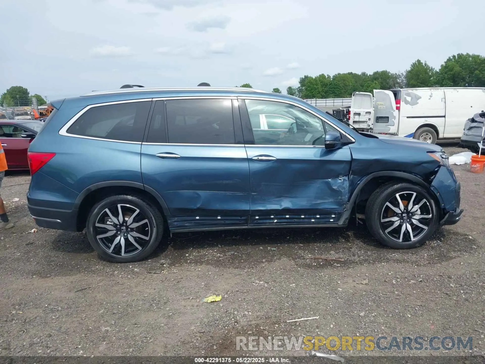 12 Photograph of a damaged car 5FNYF6H06KB005457 HONDA PILOT 2019