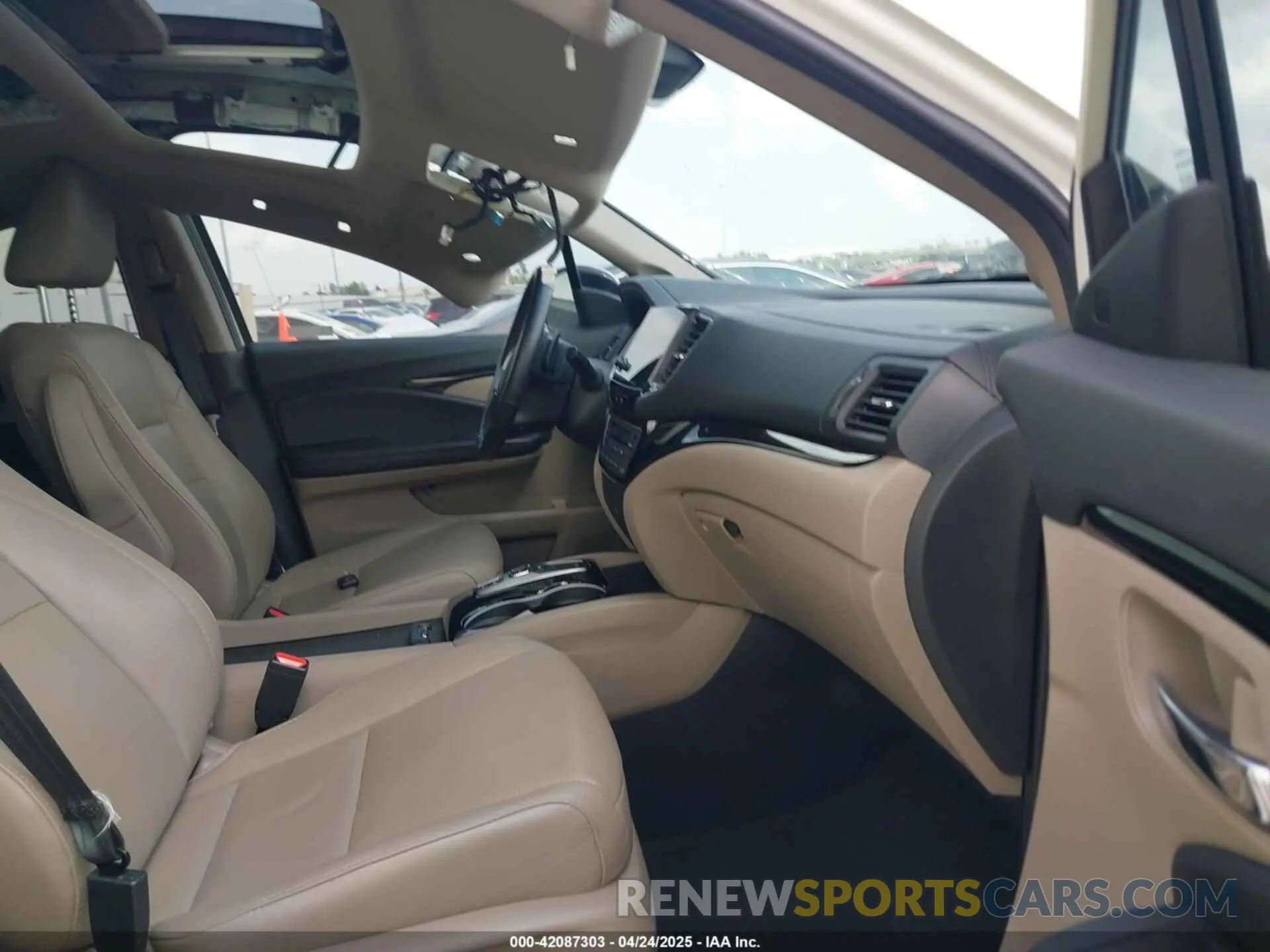 5 Photograph of a damaged car 5FNYF6H06KB026714 HONDA PILOT 2019