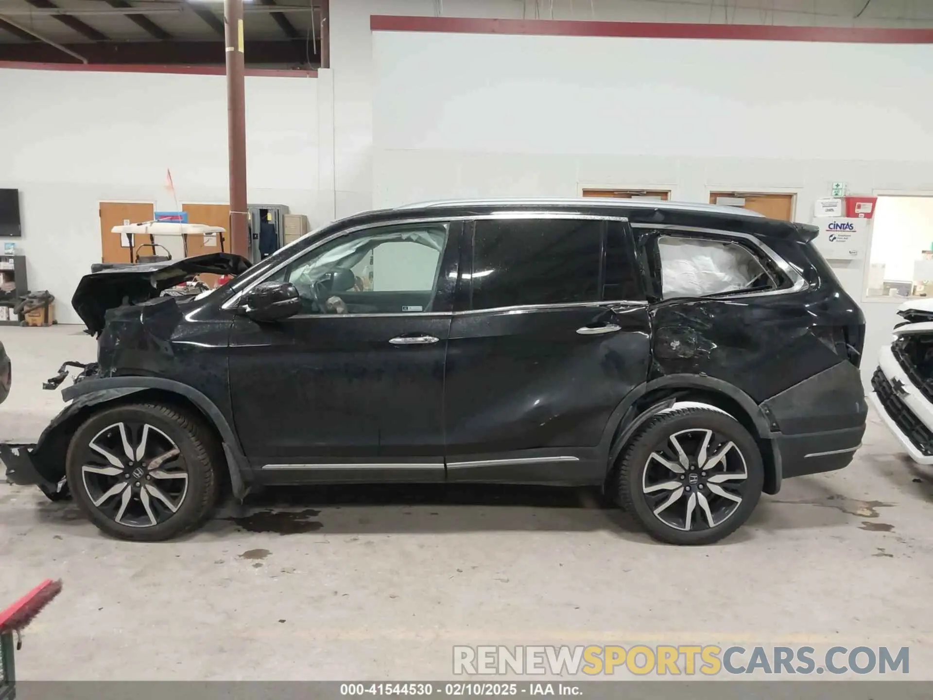 13 Photograph of a damaged car 5FNYF6H06KB040418 HONDA PILOT 2019