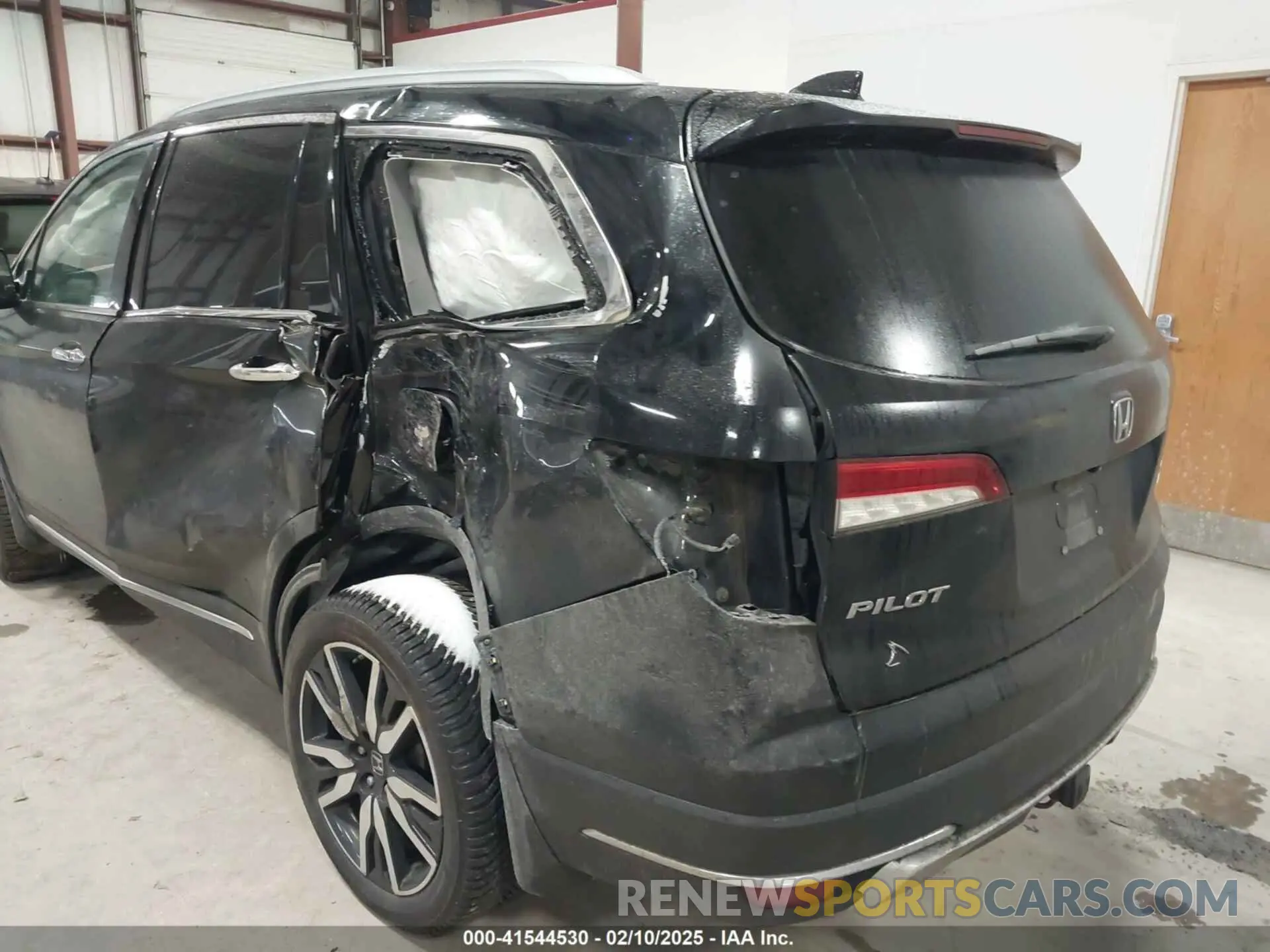 18 Photograph of a damaged car 5FNYF6H06KB040418 HONDA PILOT 2019