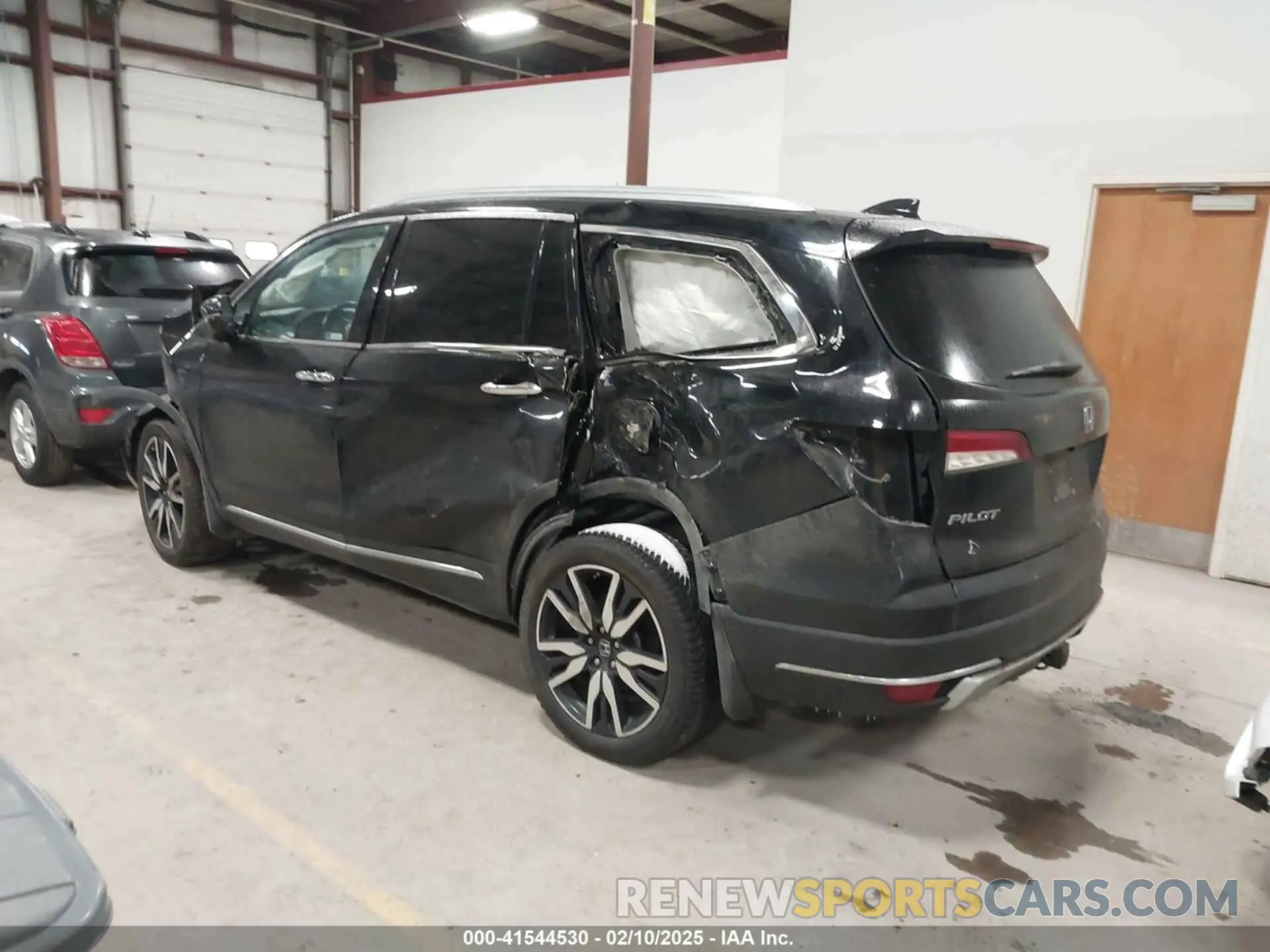 3 Photograph of a damaged car 5FNYF6H06KB040418 HONDA PILOT 2019