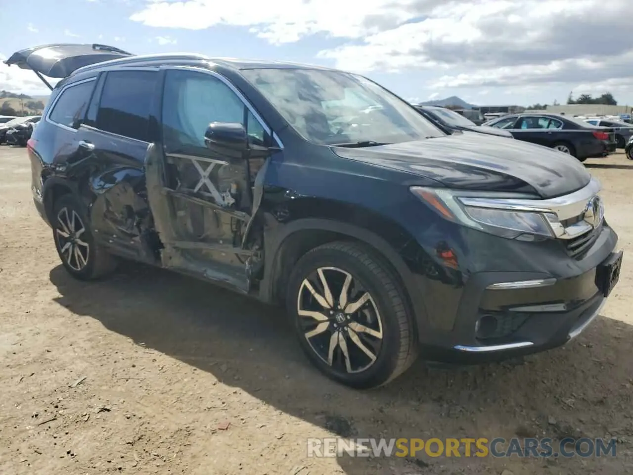 4 Photograph of a damaged car 5FNYF6H06KB081518 HONDA PILOT 2019